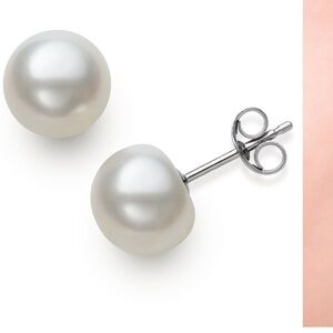Elegant Silver Pearl Stud Earrings